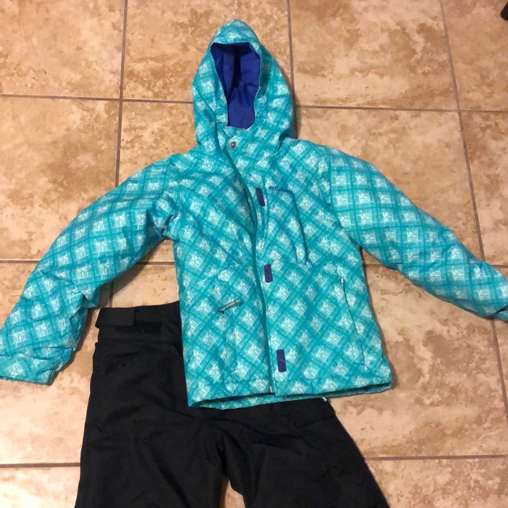 Girl’s ski gear